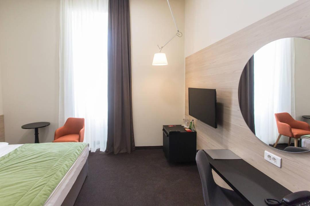 Hotel Grand Hedonist Pančevo المظهر الخارجي الصورة