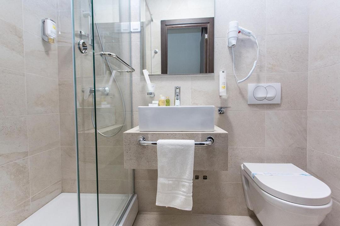 Hotel Grand Hedonist Pančevo المظهر الخارجي الصورة