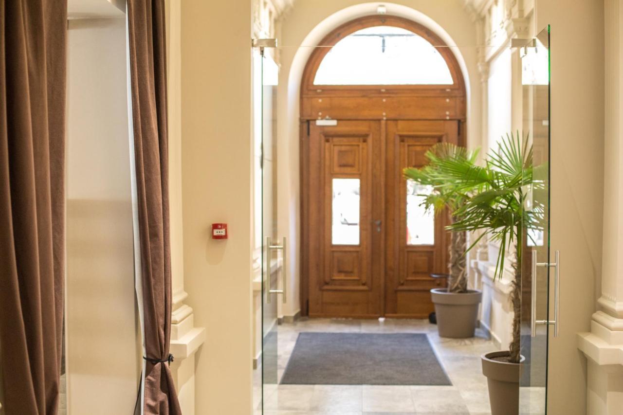 Hotel Grand Hedonist Pančevo المظهر الخارجي الصورة