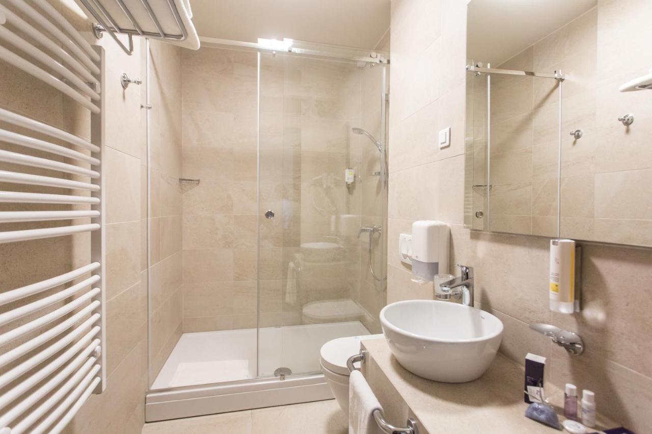 Hotel Grand Hedonist Pančevo المظهر الخارجي الصورة