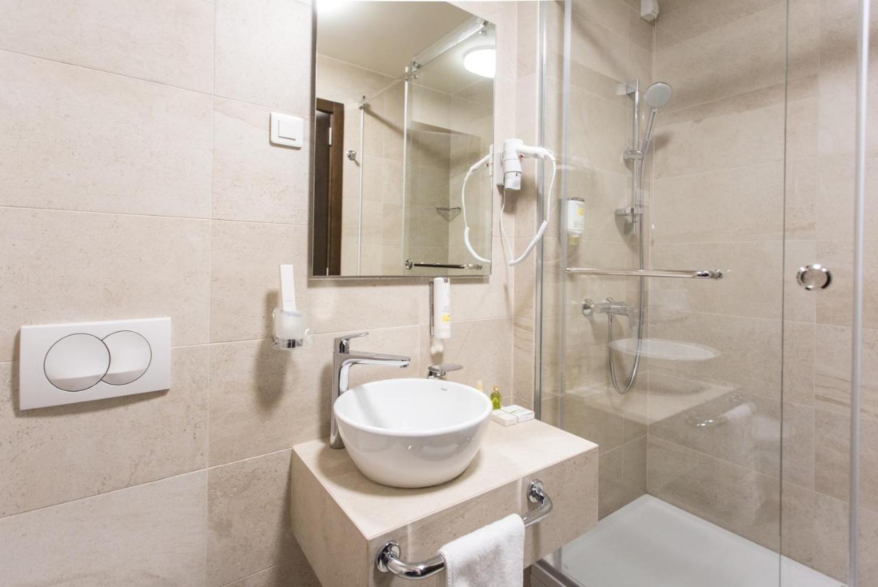 Hotel Grand Hedonist Pančevo المظهر الخارجي الصورة